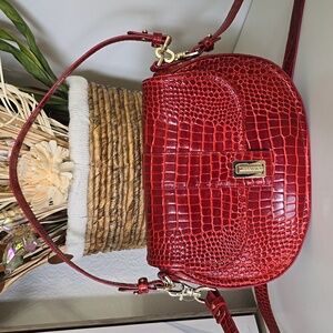 NWT🫦Brahmin Cynthia Shoulder/Crossbody bag in Red Glissandro natural leather.